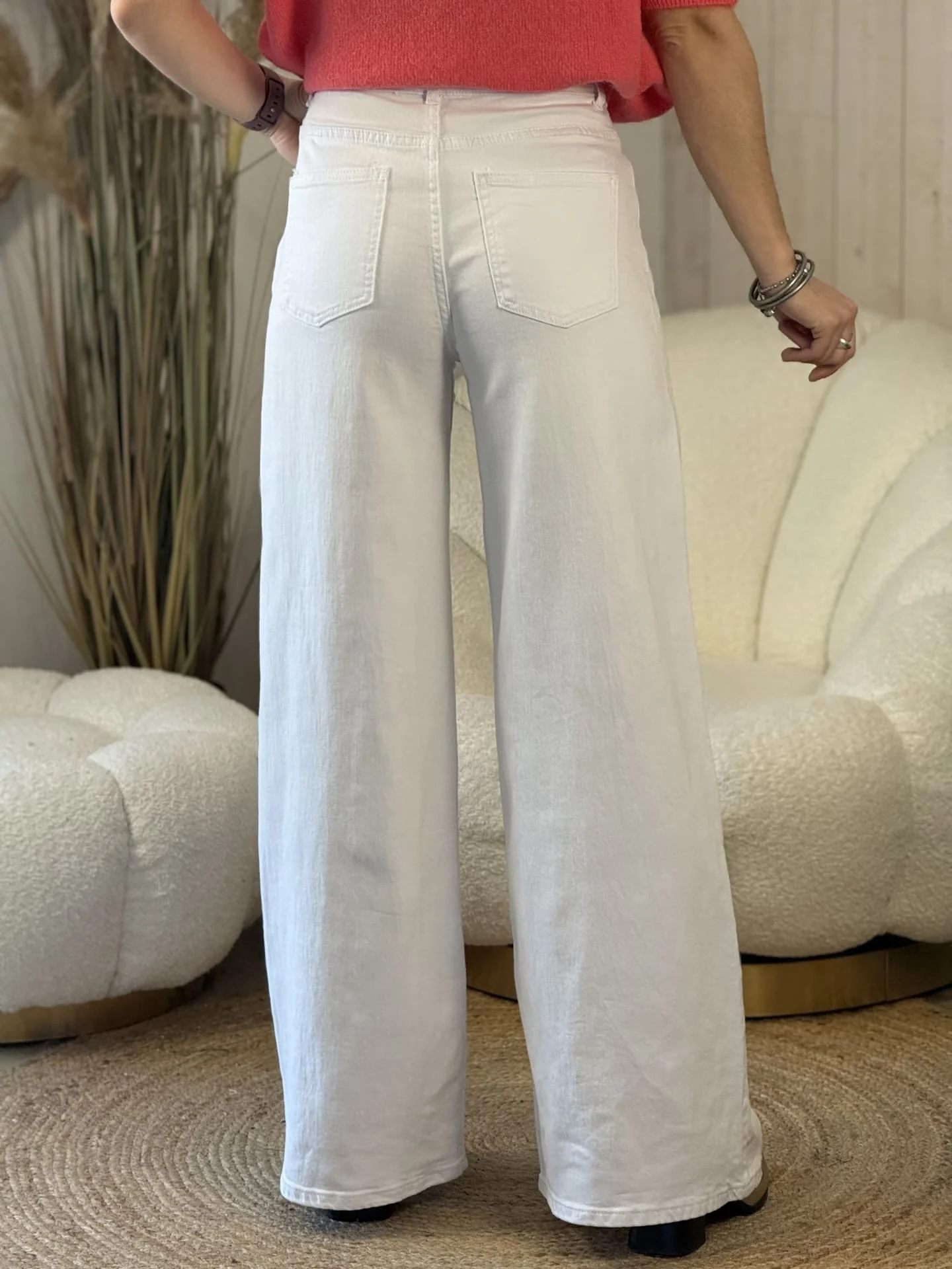 Jean Karen - Image 10