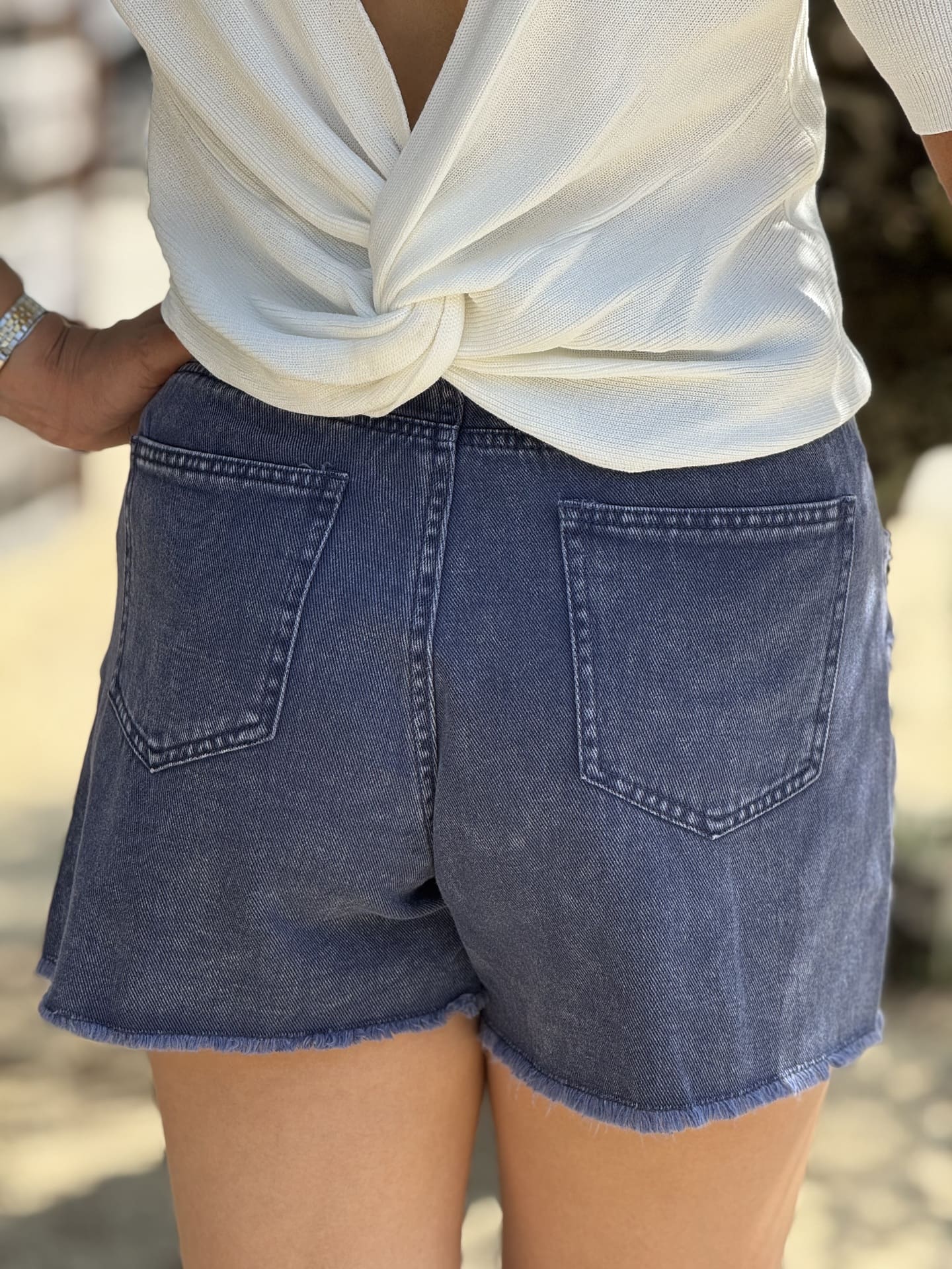 Short Alvine - Image 6