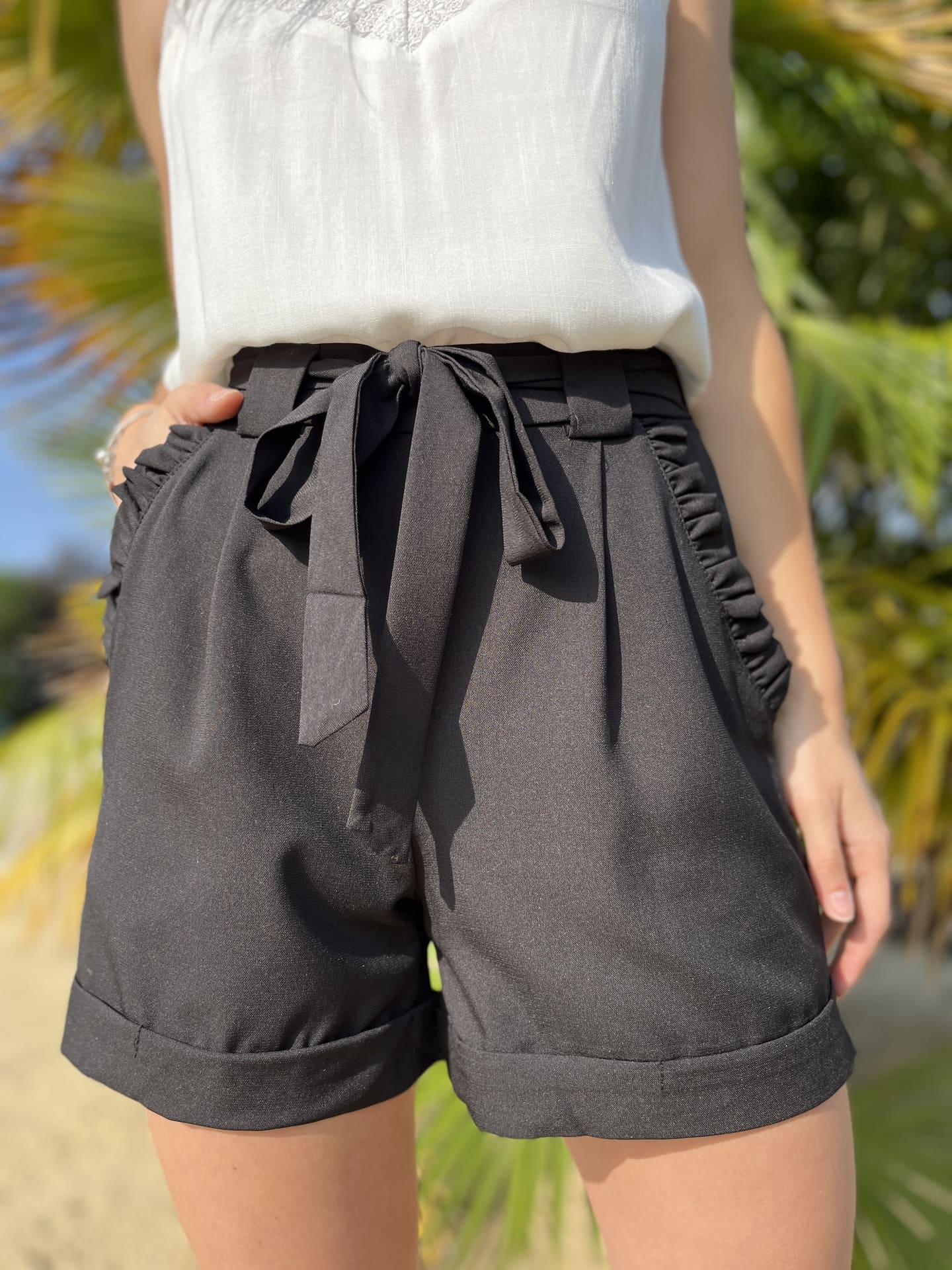 Short Louise - Image 17