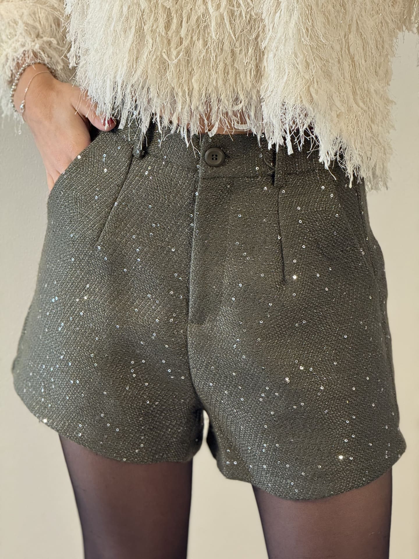 Short Suzalie